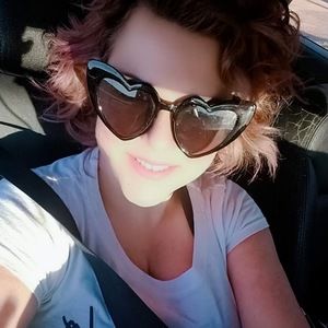 Meet your Posher, Constance